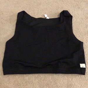 Vuori crop tank/sports bra